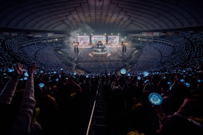 Mrs. GREEN APPLE(C)Jordan Curtis Hughes