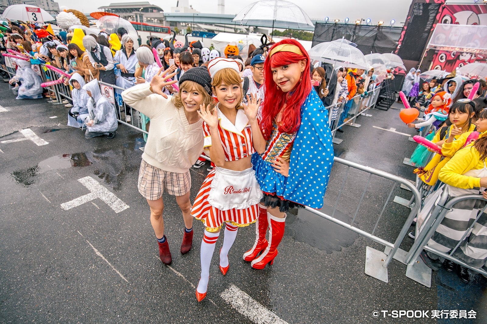 おかもとまり、鈴木奈々、ぺえ（C）T-SPOOK実行委員会