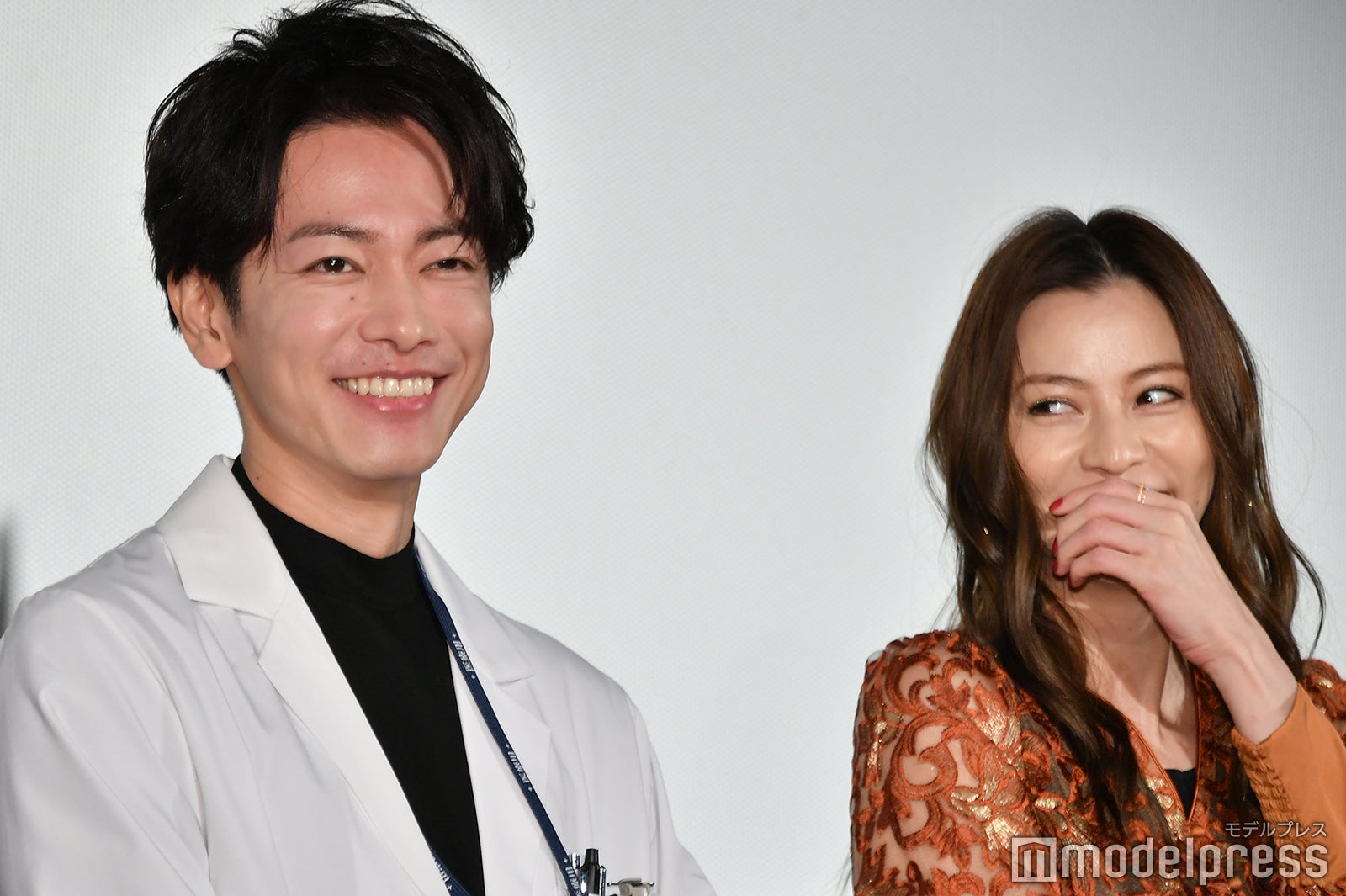 佐藤健、香里奈 （C）モデルプレス