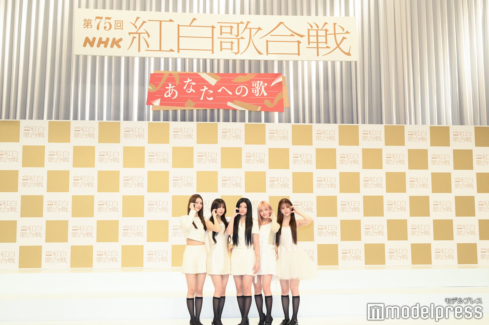 ILLIT（左から）ユナ、モカ、ウォンヒ、イロハ、ミンジュ（C）モデルプレス