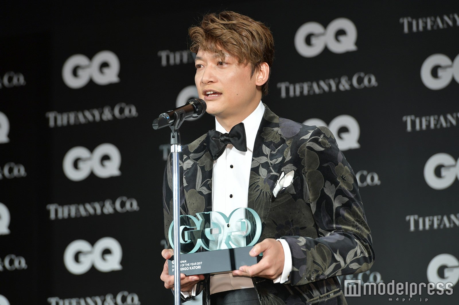 香取慎吾、SNSで「草なぎ剛が大きなミスで炎上しないよう…」“見張り”を宣言＜GQ MEN OF THE YEAR 2017＞
