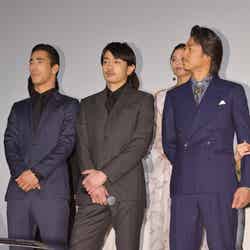 左から：小林直己、青柳翔、AKIRA／ （C）モデルプレス