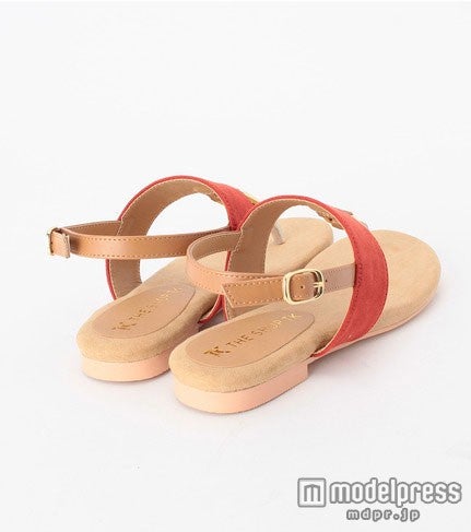 スエード調トングサンダル「THE SHOP TK MIXPICE（Ladies）」5,389円（税込）