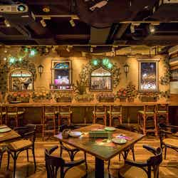 「太陽の娘 FAVETTA」プロジェクションマッピング×イタリア童話の体験型レストランが歌舞伎町に誕生/画像提供:三信商事株式会社