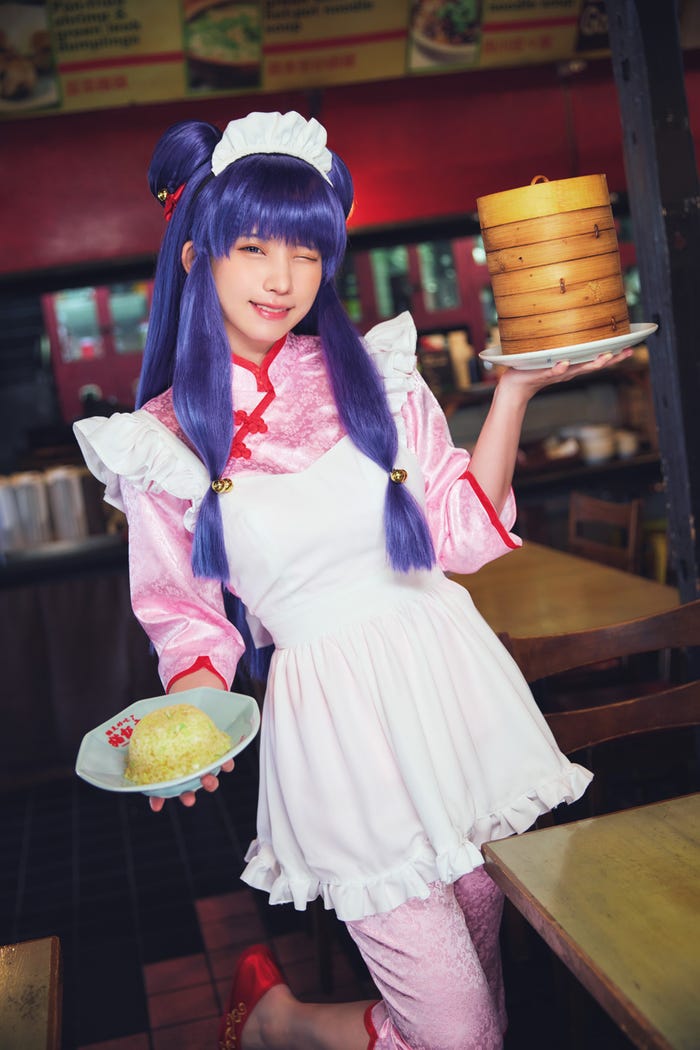 「えなこ×るーみっくわーるどコラボ コスプレ写真集『こすみっくわーるど』」写真/藤城貴則