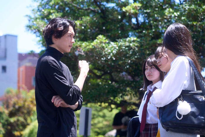 松村北斗「ノッキンオン・ロックドドア」第4話より(C)テレビ朝日