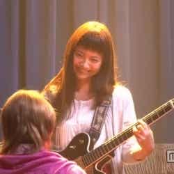 宮崎あおい/「earth music&ecology」新CM「バンド」篇メイキングより