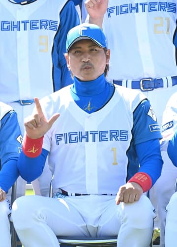 日本ハム・新庄監督が驚嘆「馬みたいな足になって。あんなに大きくなるもんかな、ねえ」 孫易磊がオフに肉体強化