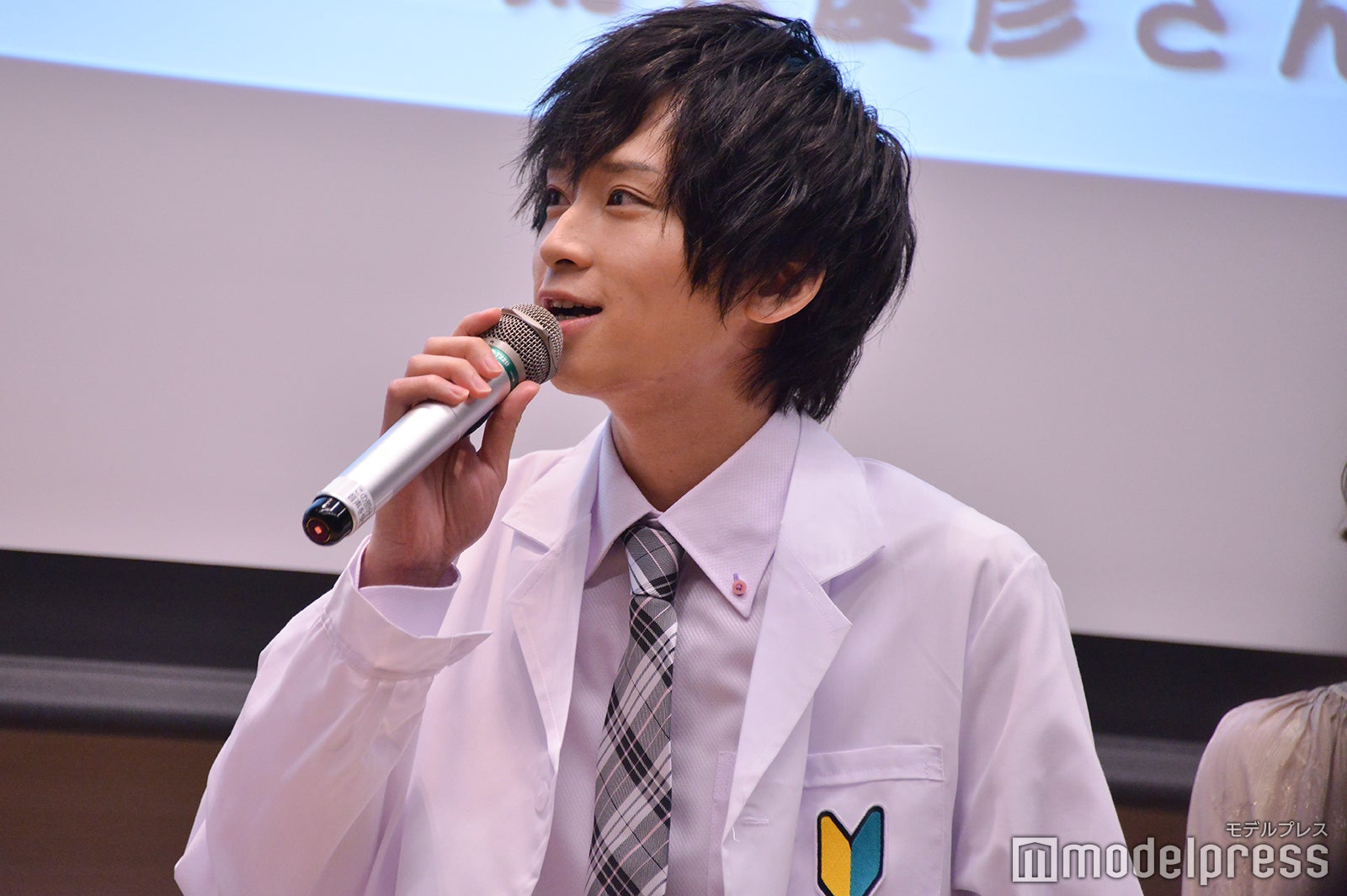 イベントに登壇した荒牧慶彦 （C）モデルプレス