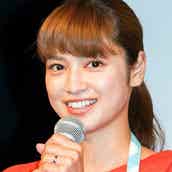 松たか子が 一番かわいい表情 を披露 夫役の東京03 飯塚悟志も かわいい モデルプレス 松たか子が 一番かわいい表情 を披露 夫役の東京03 飯塚悟志も かわいい モデルプレス