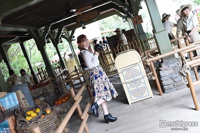 「ジャングルクルーズ:ワイルドライフ・エクスペディション」/モデル:河西里音