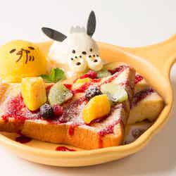 ぐでたまとポチャッコのベリーベリーなフレンチトースト 1,100円/税抜き(C)1989, 2013, 2018 SANRIO CO., LTD. APPROVAL NO.S591571