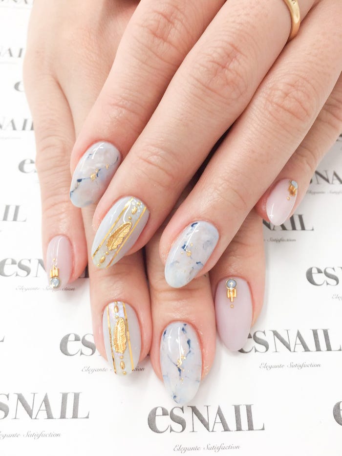 涼し気なブルーカラー/画像提供:esNAIL