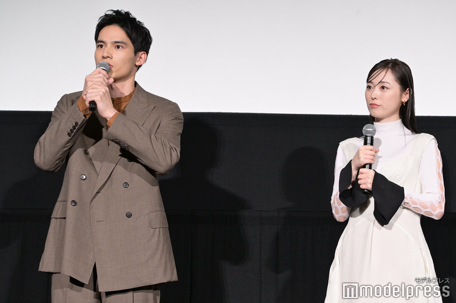 水上恒司、福原遥（C）モデルプレス