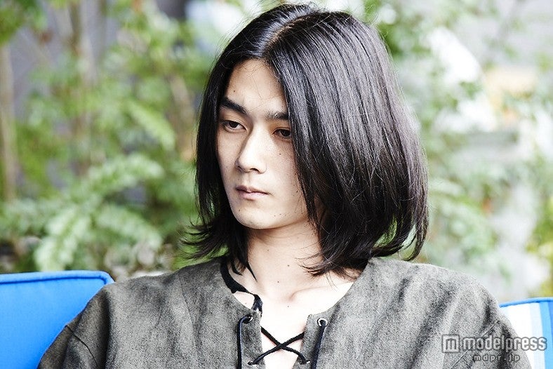 栁俊太郎／映画「ストレイヤーズ・クロニクル」より