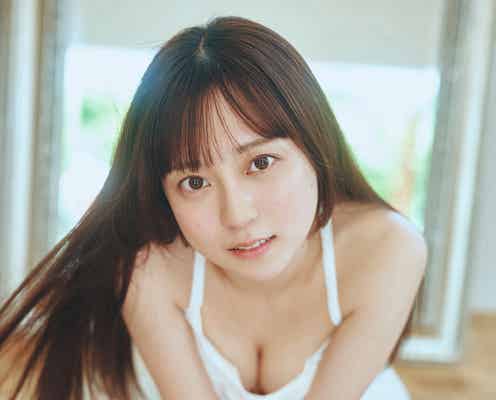 “SNSでバズ”あまいものつめあわせ・中川心、白ワンピ姿で美谷間ちらり