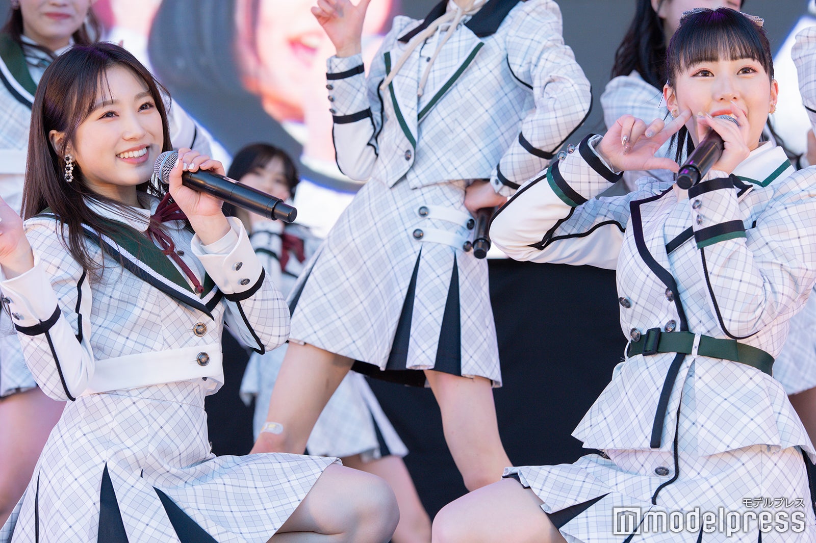 HKT48、寒さで絶叫　屋外ステージライブを豪華セトリ＆パフォーマンスで盛り上げる＜超！喰らいマックス＞
