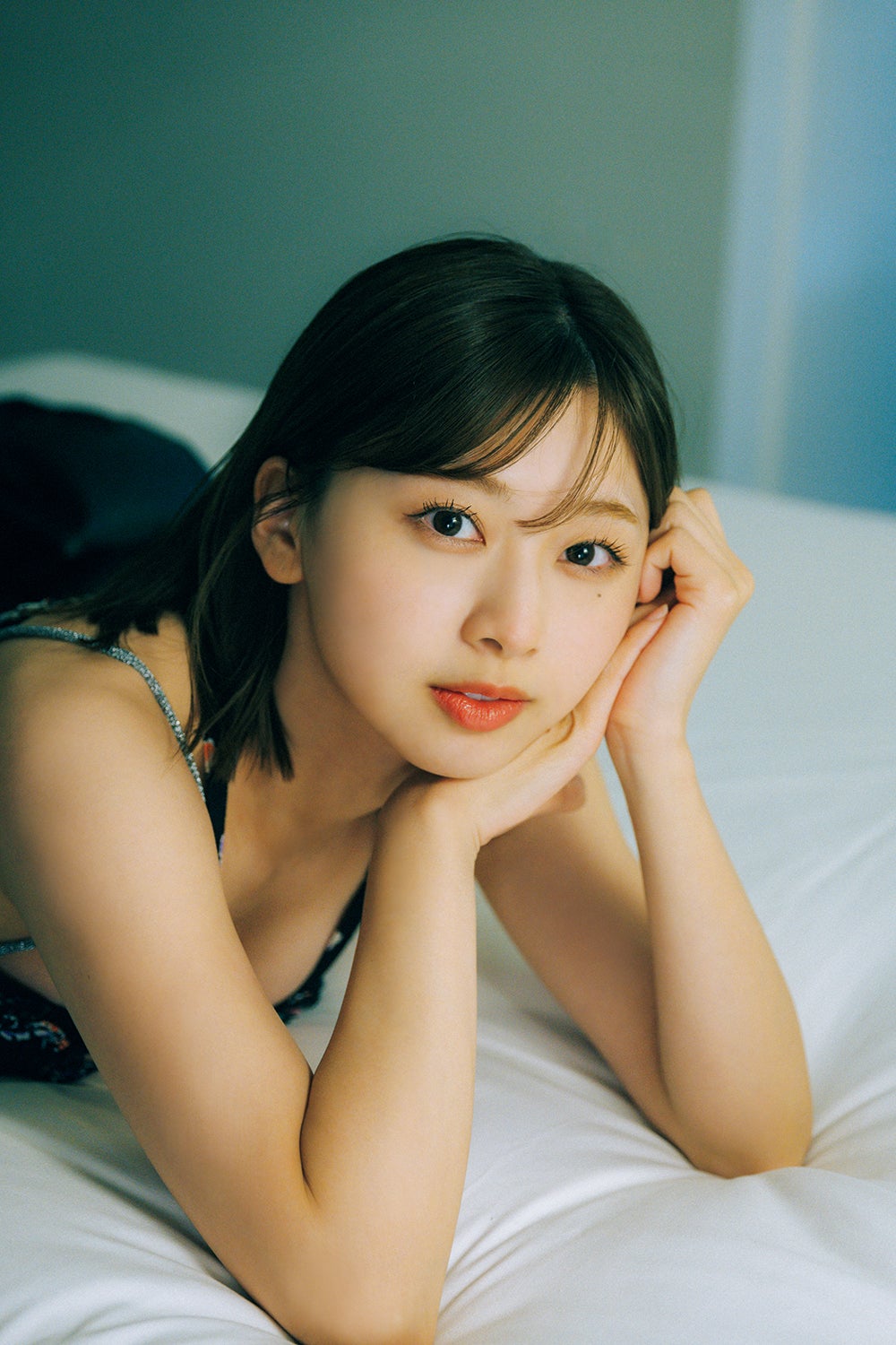 富田鈴花 HMV＆BOOKS SHIBUYAパネル展カット 撮影／峠雄三（C）光文社