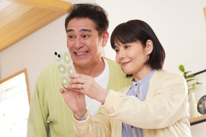 宇梶剛士、富田靖子「わたしのお嫁くん」第8話より(C)フジテレビ