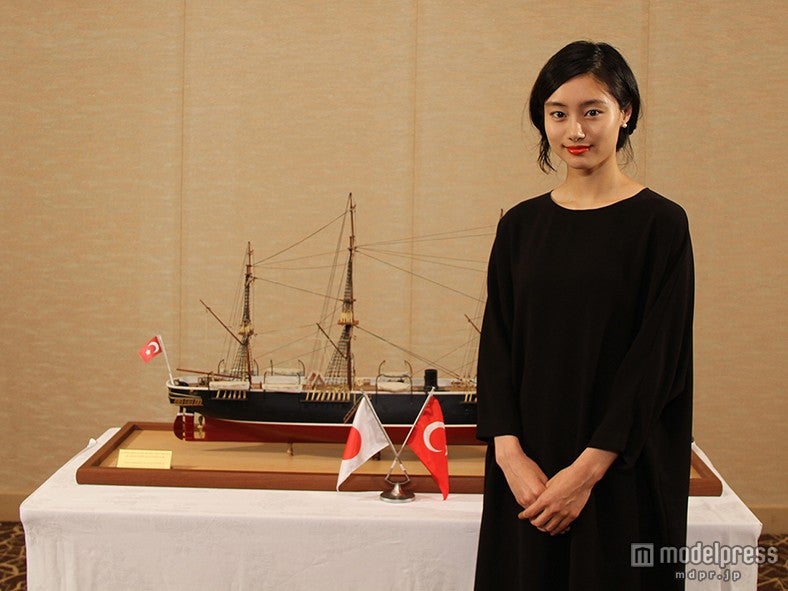 忽那汐里「海外で活躍してほしい」監督から太鼓判