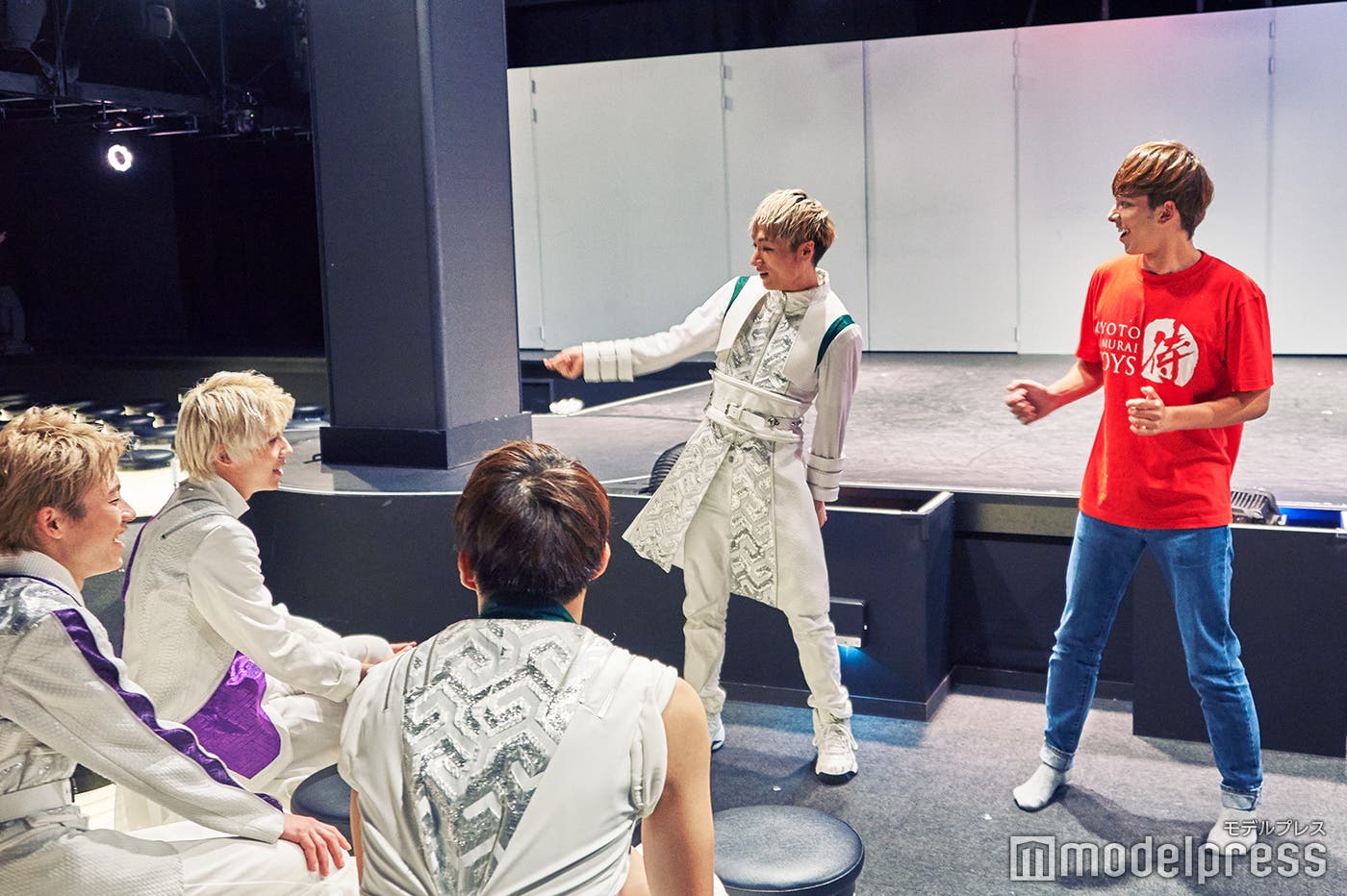 ダンスに挑戦 (C)モデルプレス