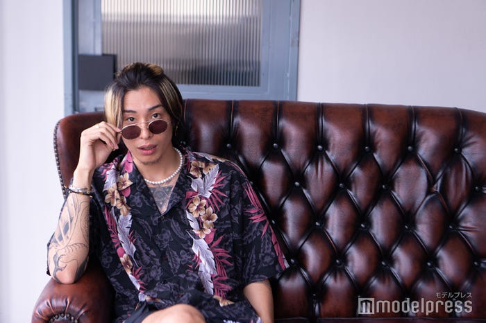 DJ脇(C)モデルプレス