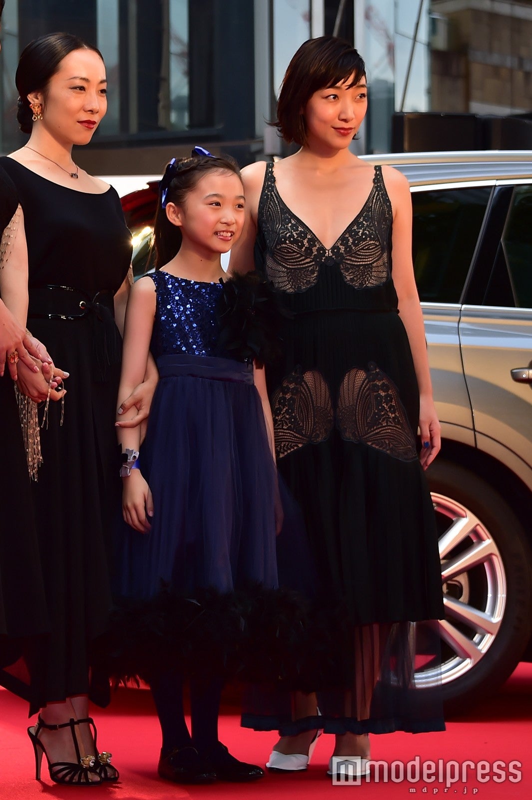 安藤サクラ（右） （C）モデルプレス