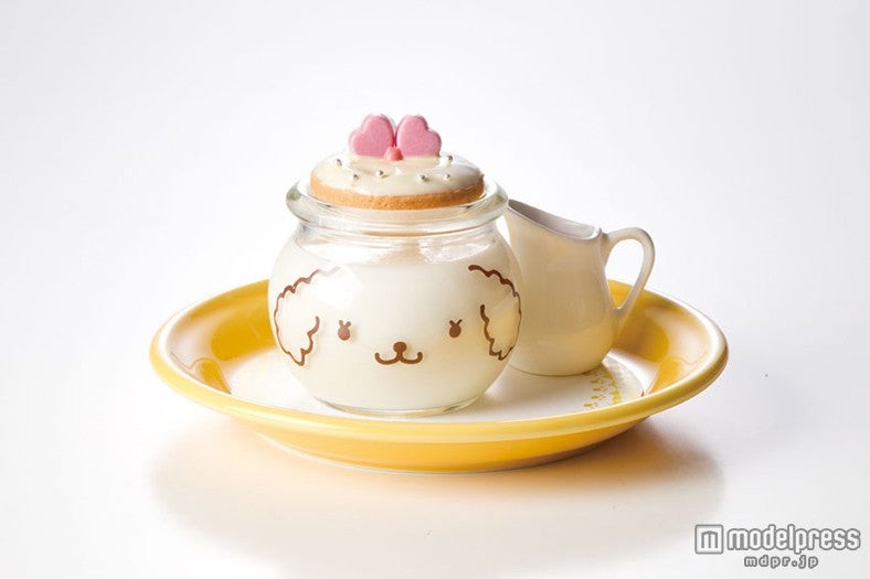 帽子でおめかし♪マカロン杏仁プリン500円（税抜・横浜限定）（C）1996，2015 SANRIO CO．，LTD．