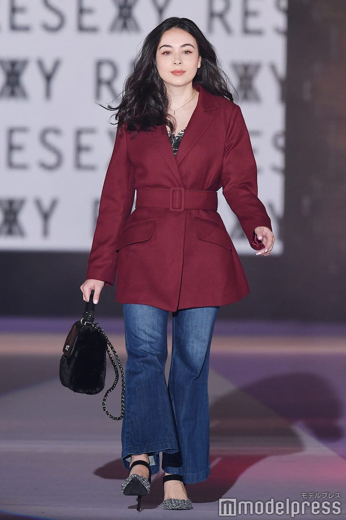 エレナ・アレジ・後藤(C)モデルプレス