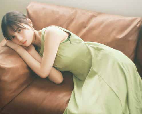 日向坂46小坂菜緒、ノースリーブワンピで美肌際立つ 卒業の潮紗理菜への想いも語る