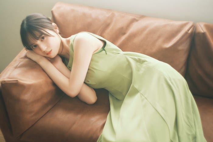 小坂菜緒(C)藤城貴則、光文社