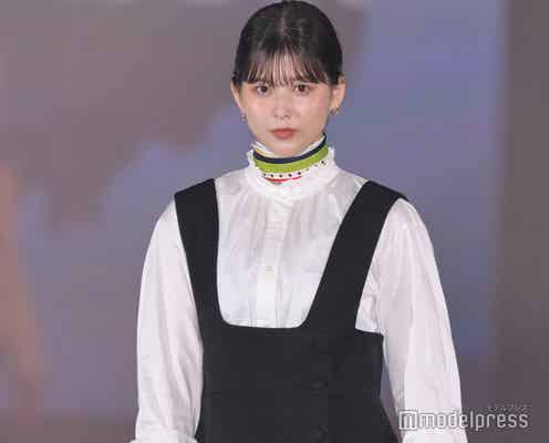 渡邉理佐、スカーフ際立つ上級者コーデでシックな雰囲気<GirlsAward 2022 A/W>