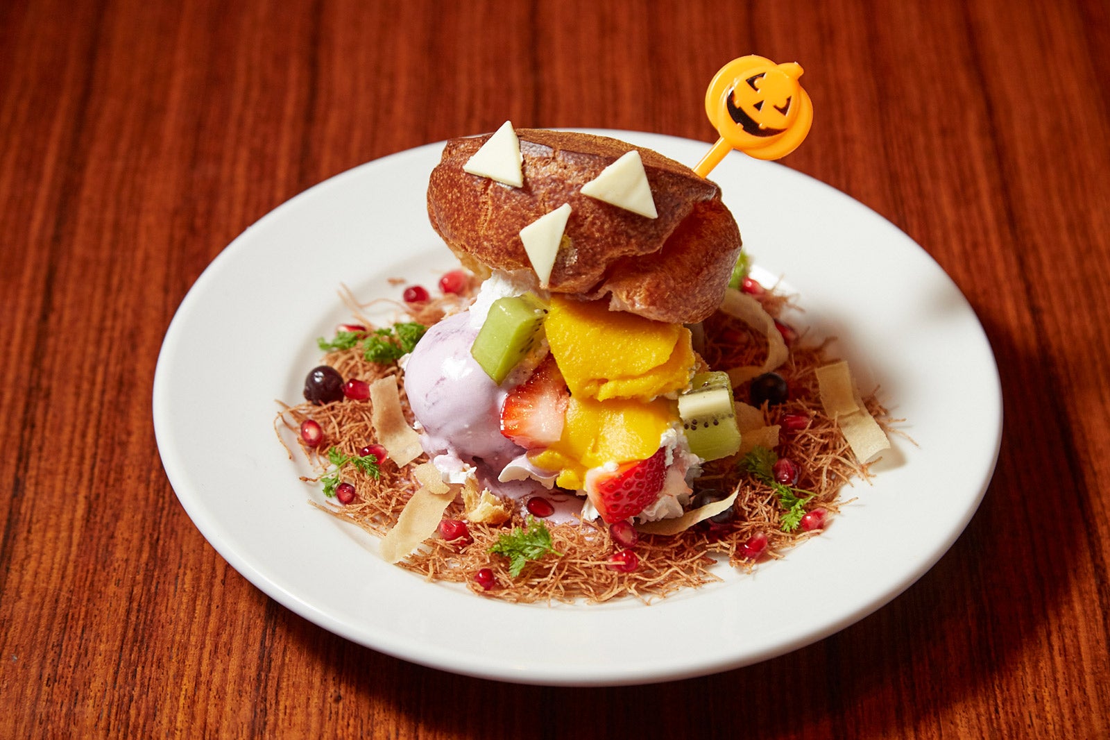 tusk「びっくりおばけのパフェ」1,150円／画像提供：森ビル株式会社