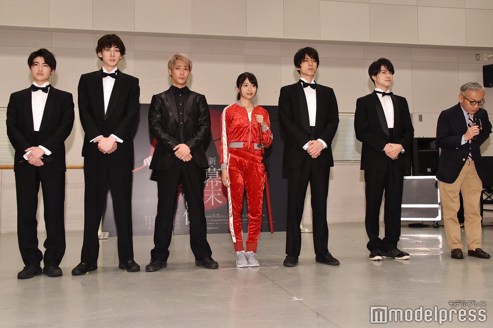 ＜左より＞増子敦貴、田中涼星、味方良介、北原里英、小松準弥、松村龍之介、河毛俊作氏 （C）モデルプレス