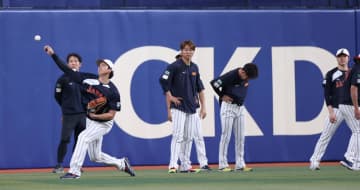 侍ジャパン 大谷翔平のキャッチボールを観察していた若き右腕 どん欲な姿勢にじむ 終了後には2人で会話も