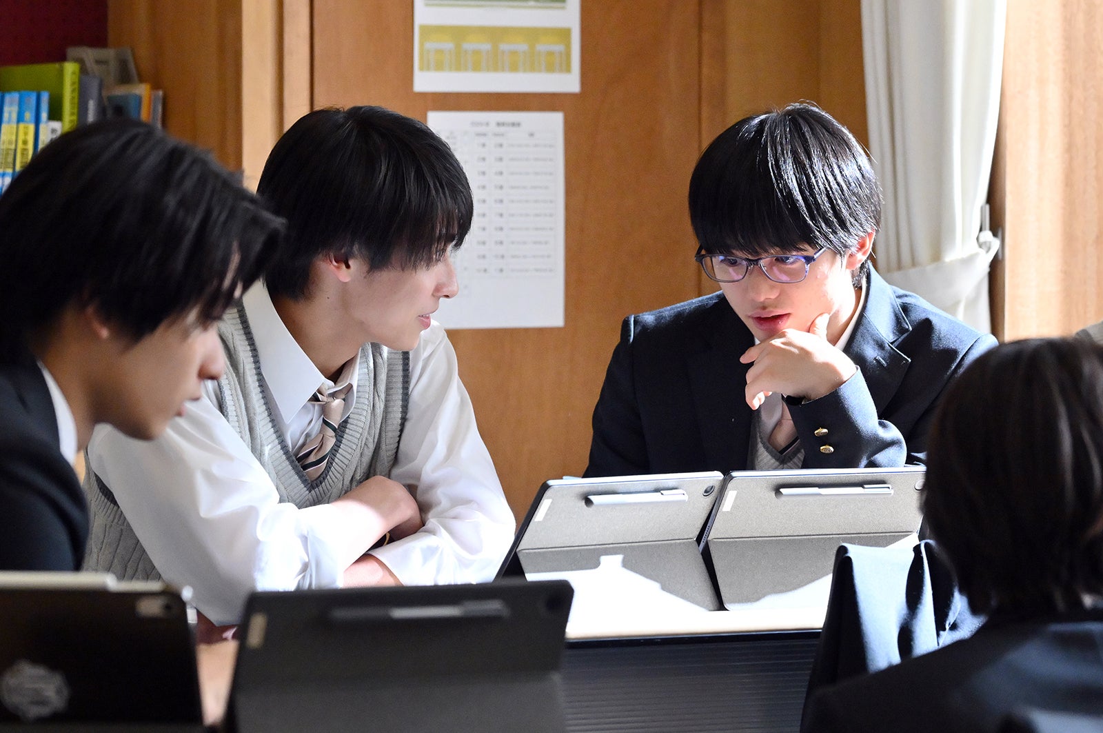 真弓孟之ら「御上先生」第9話（C）TBS