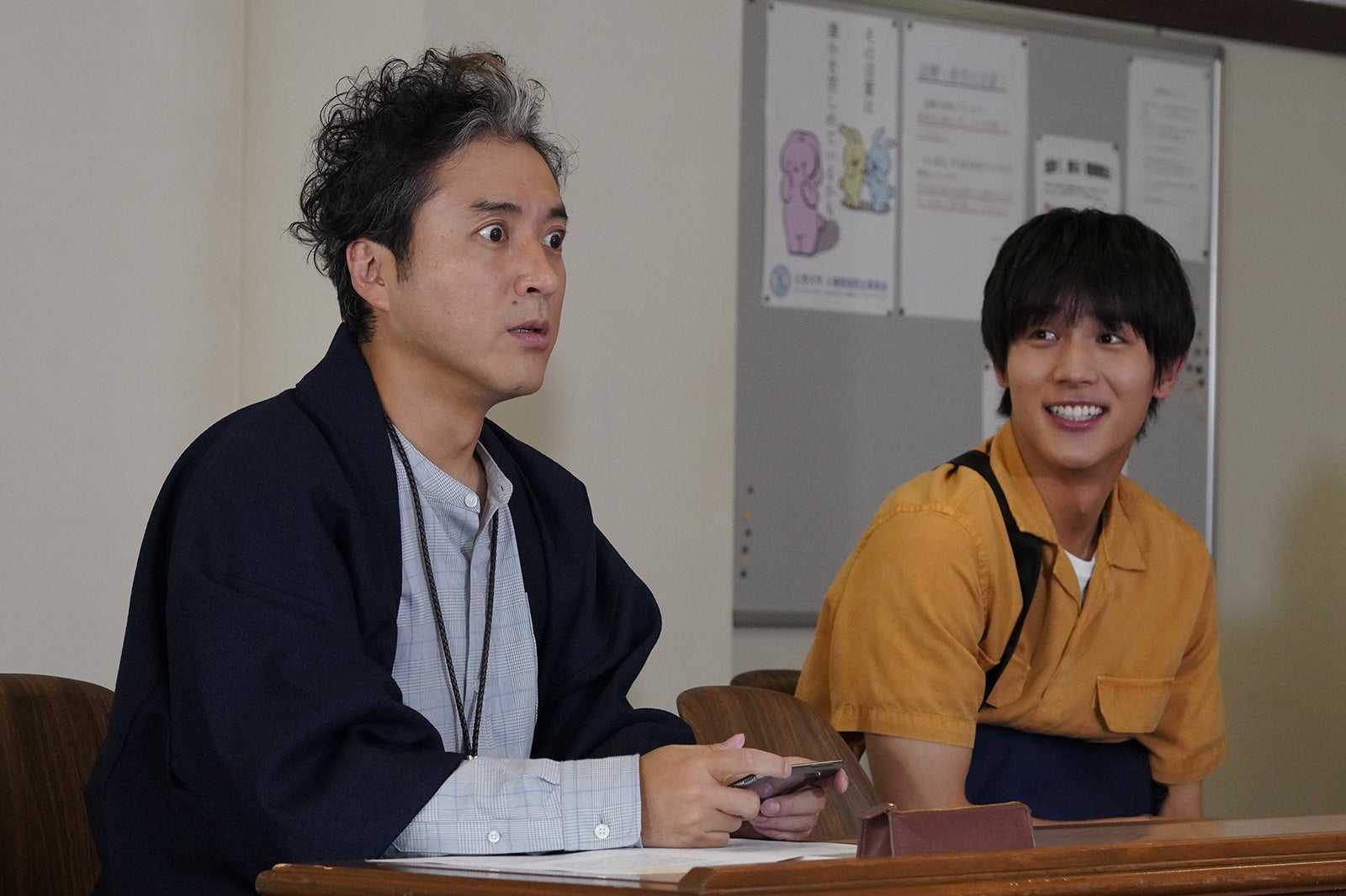 ムロツヨシ、中川大志「親バカ青春白書」第5話より（C）日本テレビ