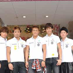 (左より)小森隼、白濱亜嵐、数原龍友、中務裕太、片寄涼太、佐野玲於、関口メンディー