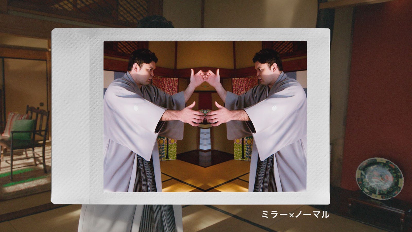 ウルフ・アロン／「お正月を写そう 2022 チェキ・エモい写真」篇より（提供写真）