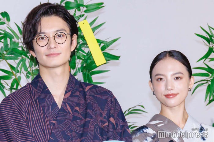 岡田将生、清原果耶(C)モデルプレス