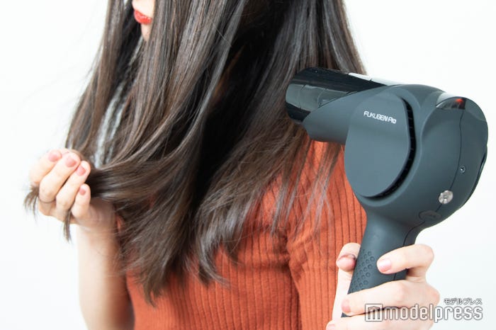 ルーヴルドー レヴィ 復元ドライヤー(R)Proを使用(C)モデルプレス