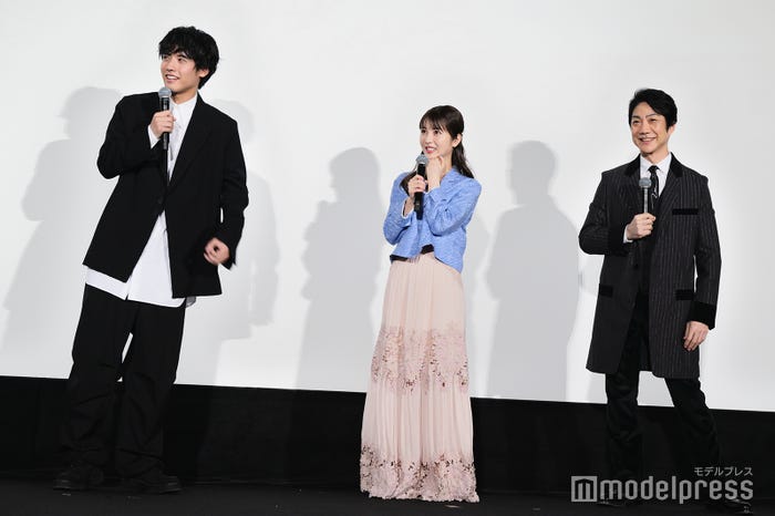 赤楚衛二、浜辺美波、野村萬斎(C)モデルプレス