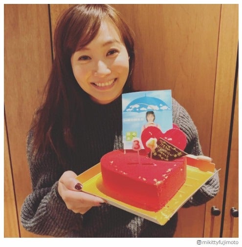 藤本美貴、デビュー曲「会えない長い日曜日」仕様のバースデーケーキ披露に反響「懐かしい」「泣けてきた」