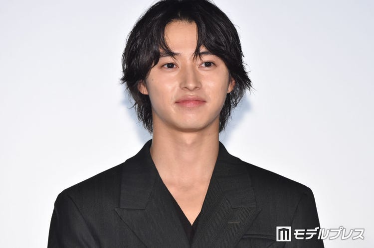 画像1 2 山崎賢人 接近ショット公開に 美しさが際立つ カッコいい の声 モデルプレス