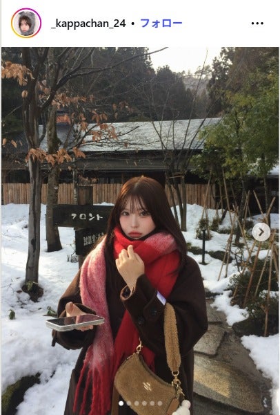 美人インフルエンサー「全身もこもこムートン」ミニ丈コーデから美脚スラリ「ぬいぐるみみたい」「スタイル抜群」と反響