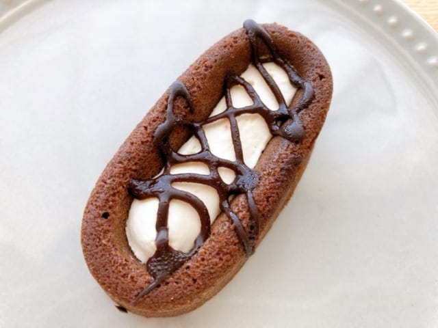 なめらか食感のクリームとチョコソースがアクセントに◎