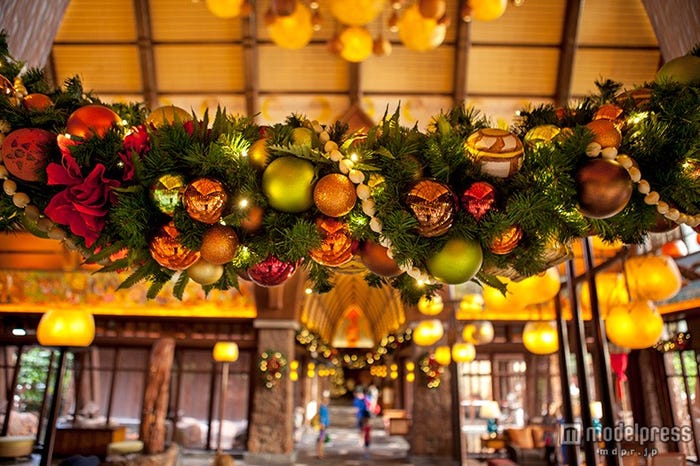 クリスマスデコレーション(C)Disney