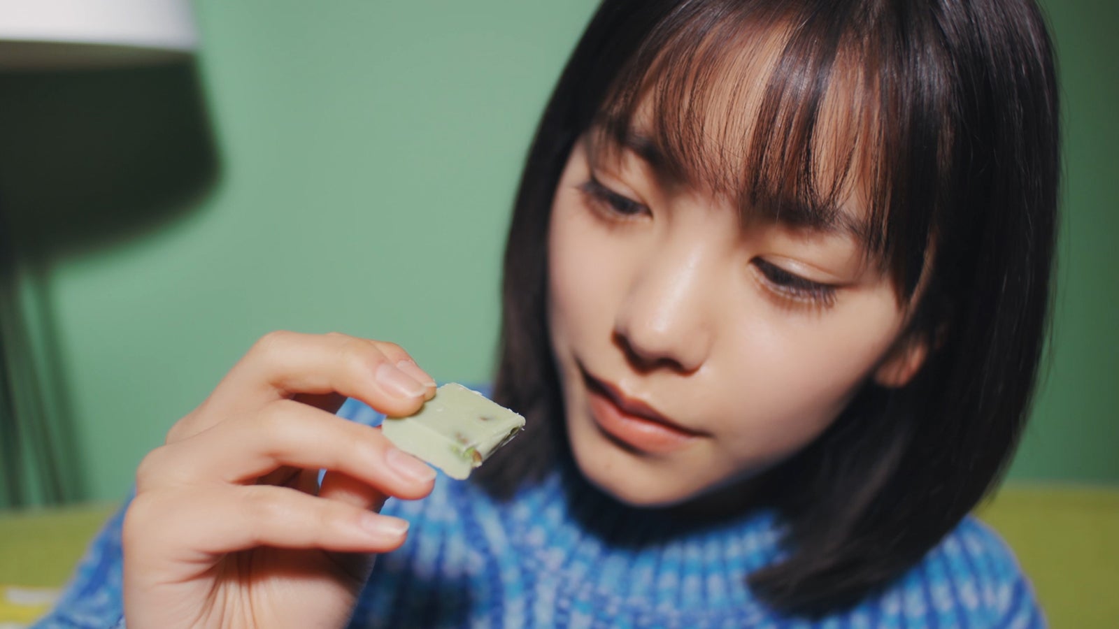 沖縄出身の新星・當真あみ、お風呂上がりにリラックス　下野紘＆梶裕貴の“声”出演に「凄くテンションが上がった」