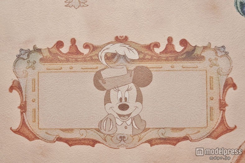 カピターノ・ミッキー・スーペリアルーム／入口近くの壁に描かれたミニーマウス
