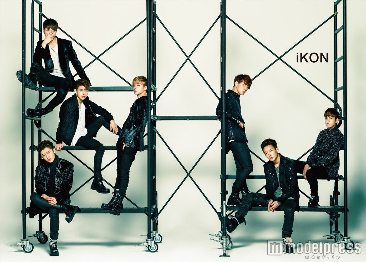 iKON（画像提供：エムオン・エンタテインメント）